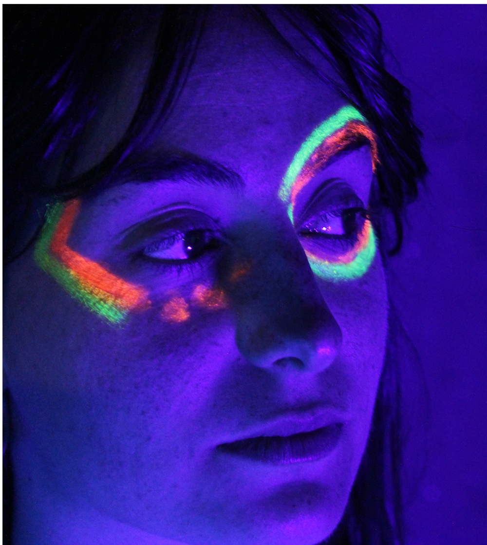 cara con glitter bar